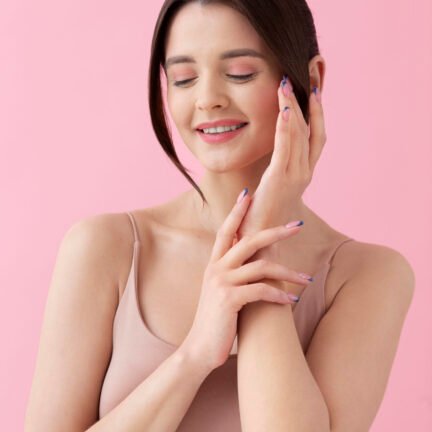 medium-shot-smiley-woman-posing