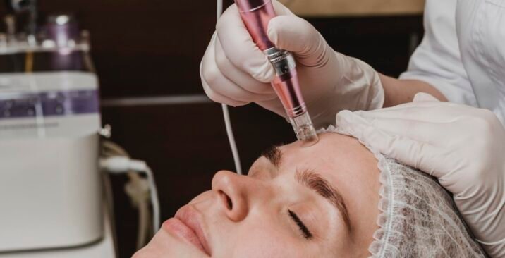 woman-wellness-center-having-cosmetic-treatment